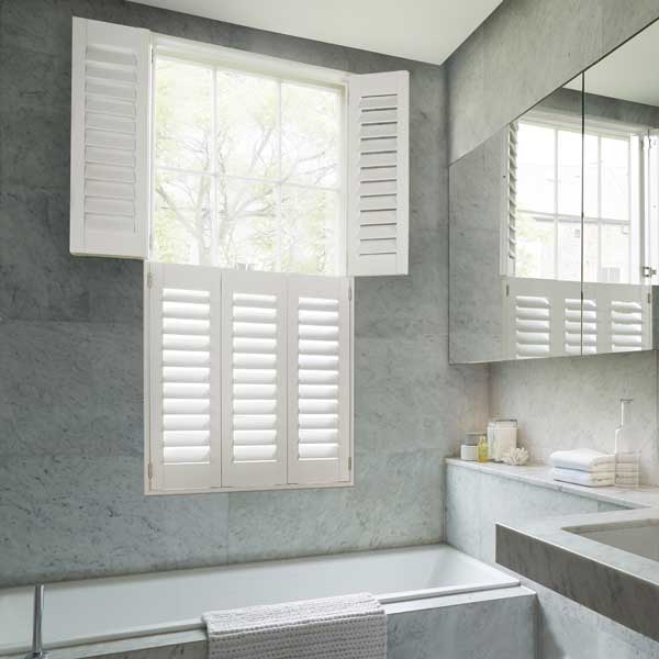 Bathroom Cafe style shutters